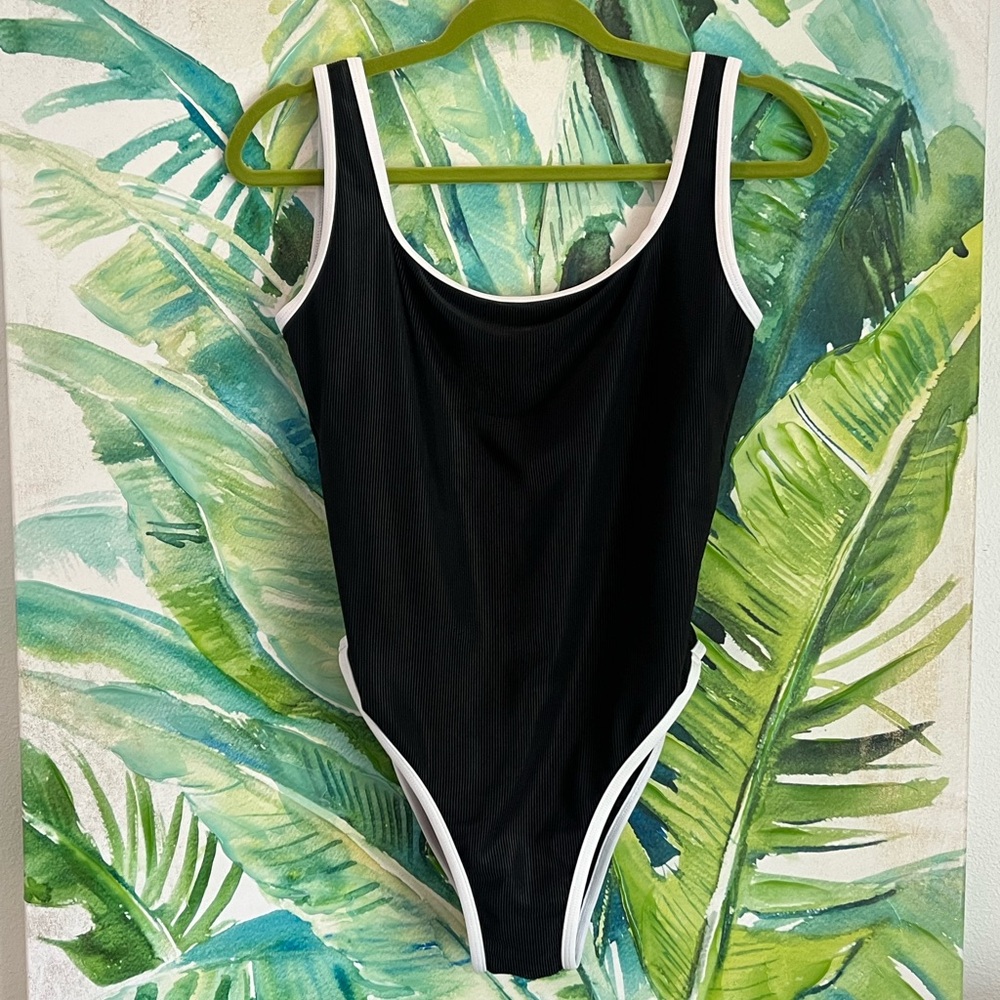 LainSnow Ocean Isle One Piece
